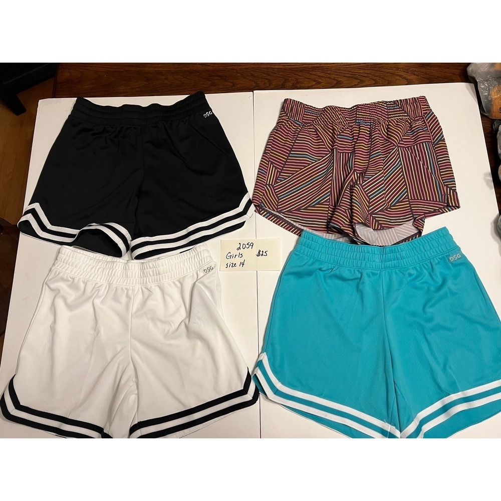 Girls size 14 shorts‎ (2059)